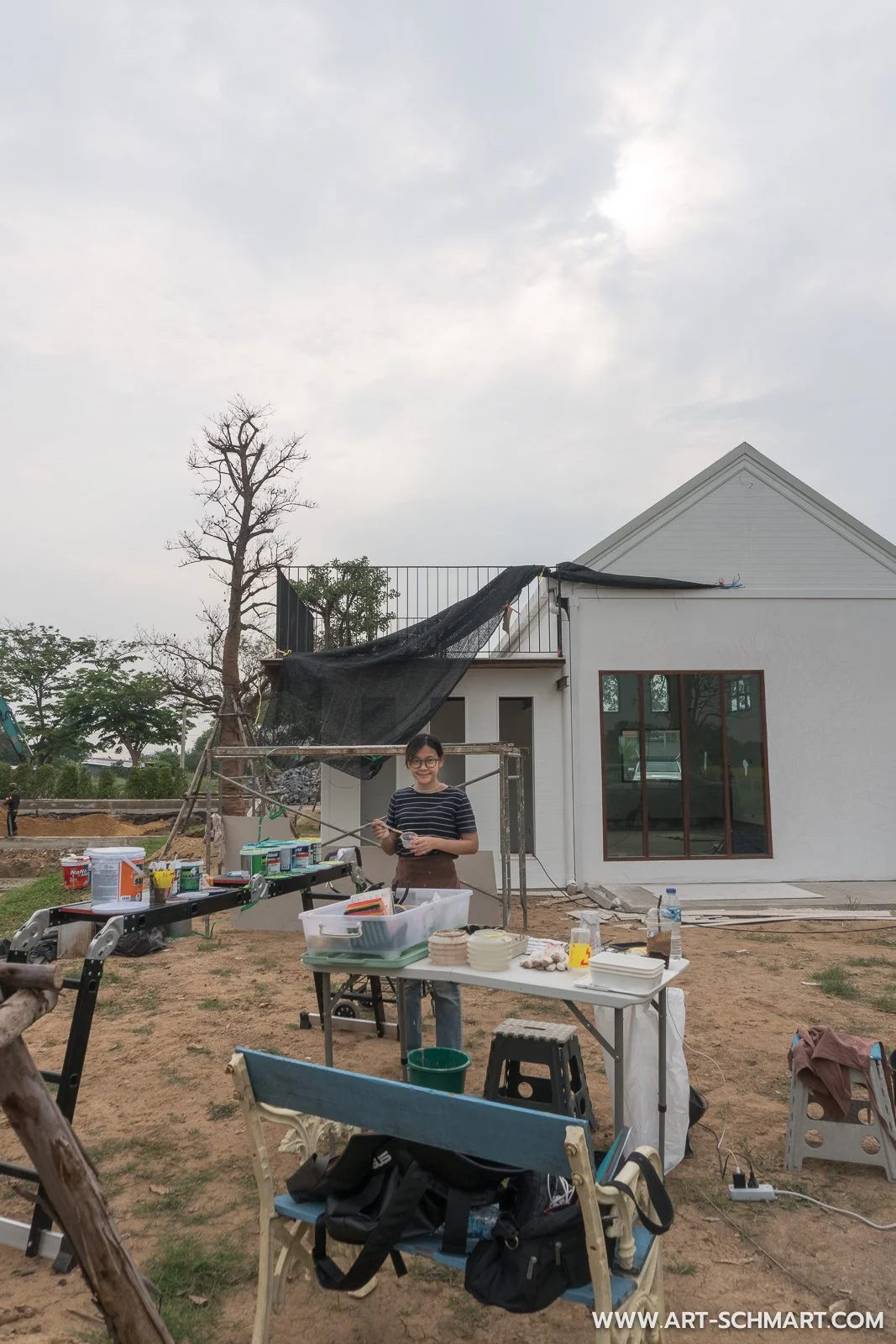 ผนังบริเวณด้านหลังร้านก่อนเพ้นท์,
เพ้นท์ผนังคาเฟ่, เพ้นท์กำแพงภายนอกร้าน, Notre Mason, รับเพ้นท์ผนัง